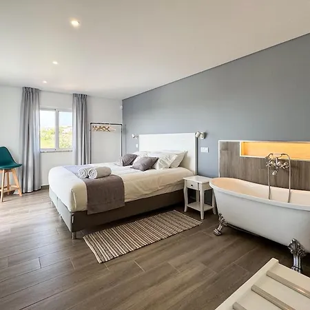 Вилла Nova En-suite Luxury, Private Pool, Sea View *