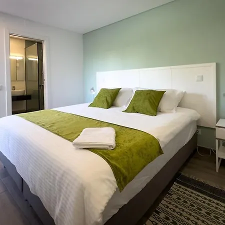 Nova En-suite Luxury, Private Pool, Sea View Villa Albufeira